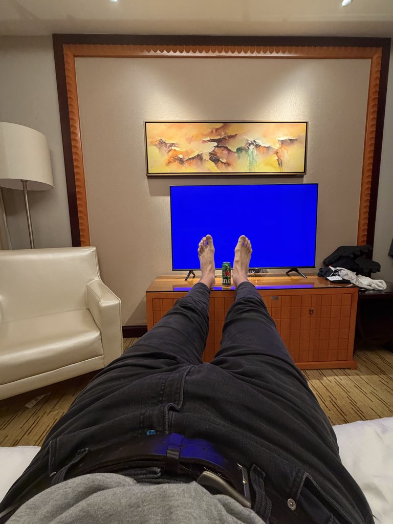 Hotel review: TV too small, feet too big. ⭐⭐⭐⭐ 