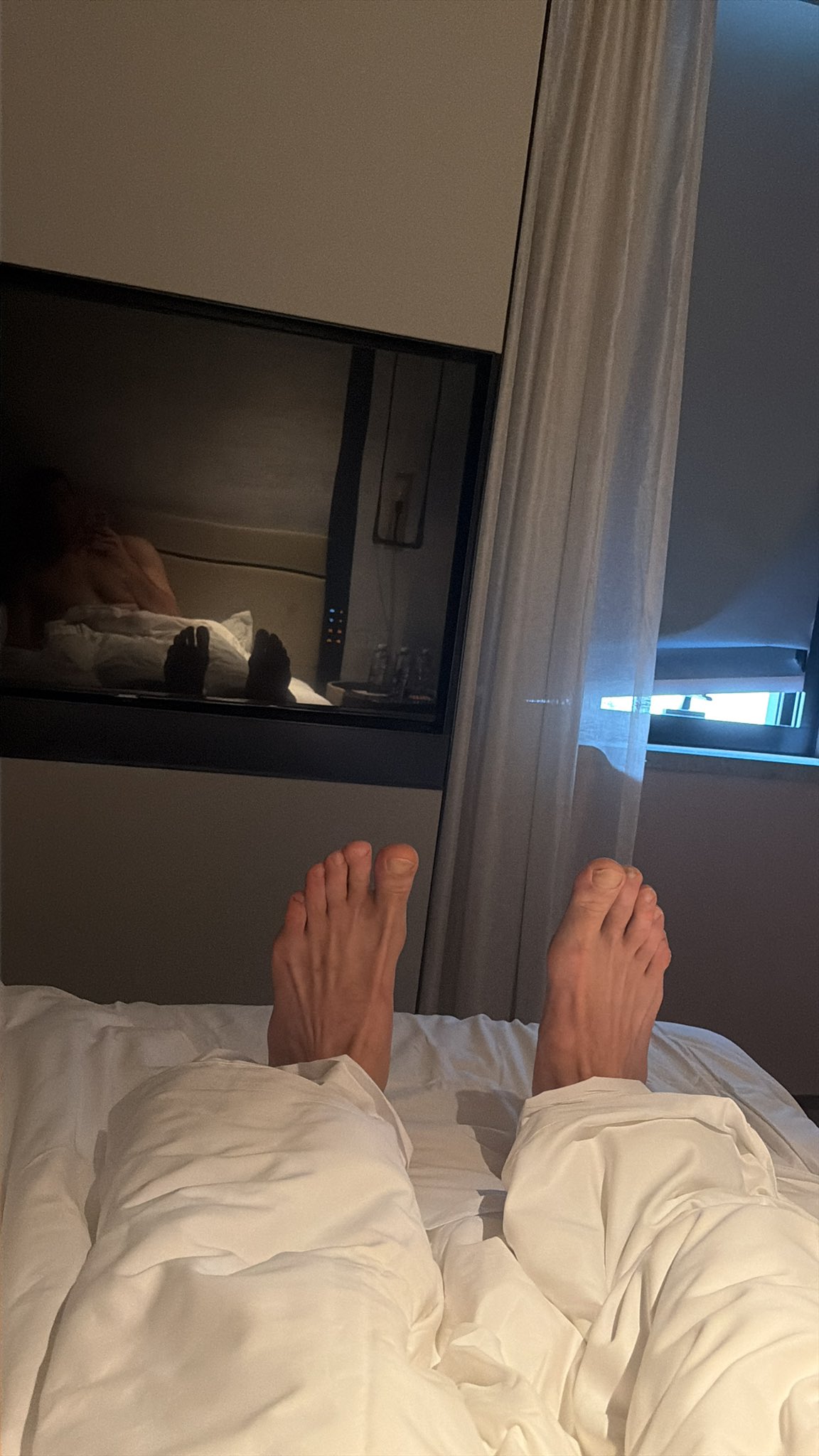 Use, these feet to lick them, serve me now 