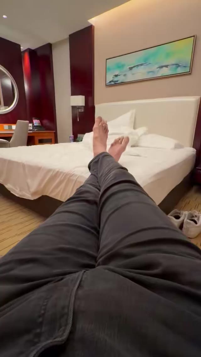 I can touch the bed without getting off the sofa. Giant problems. https://patreon.com/Alphabigman22?utm_medium=unknown&utm_source=join_link&utm_campaign=creatorshare_creator&utm_content=copyLink 