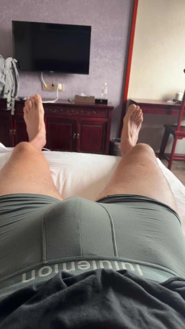 Would you like to smoother your face with my feet ? 