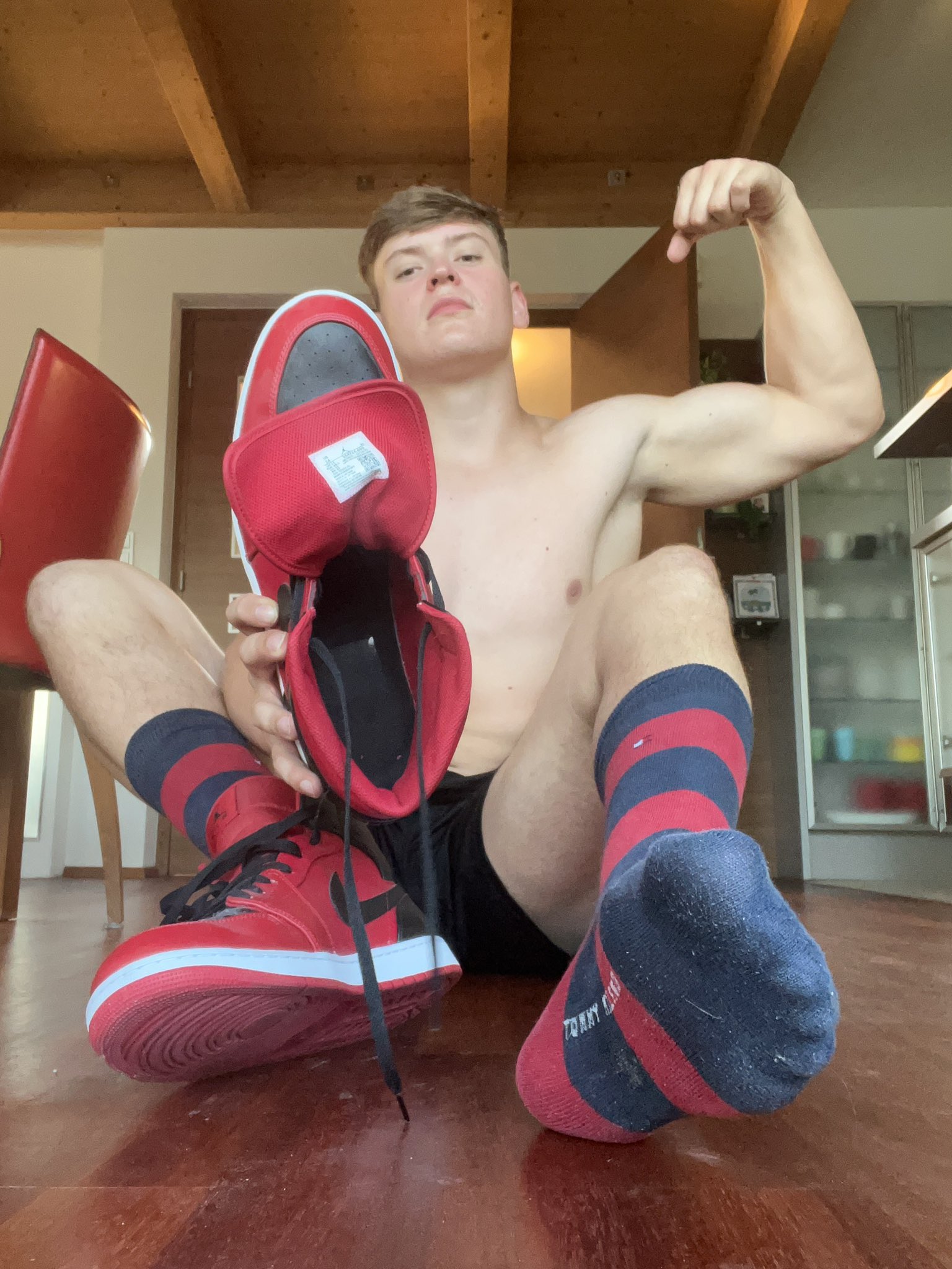 Put on your mask😈 http://onlyfans.com/bacherhot 