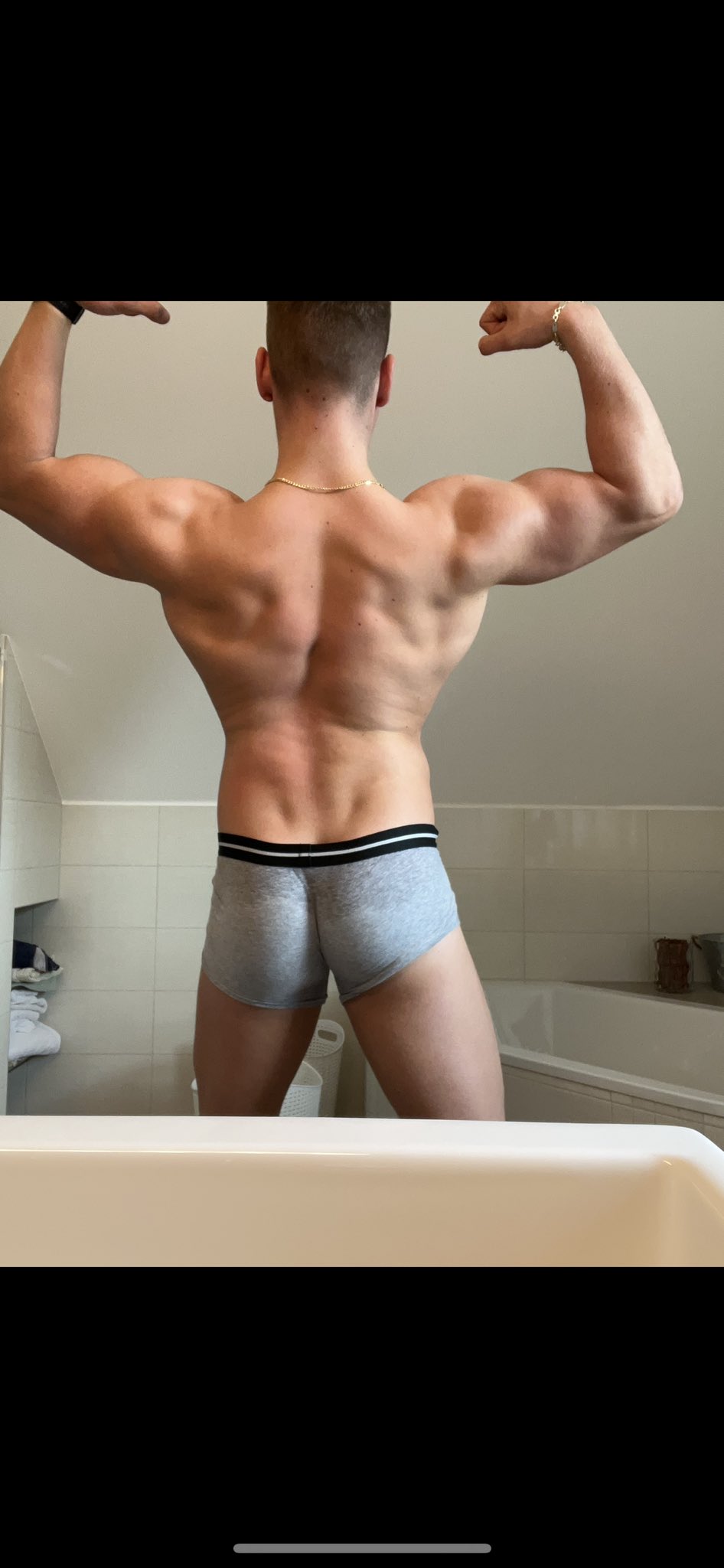 Silver back😈 http://onlyfans.com/bacherhot 