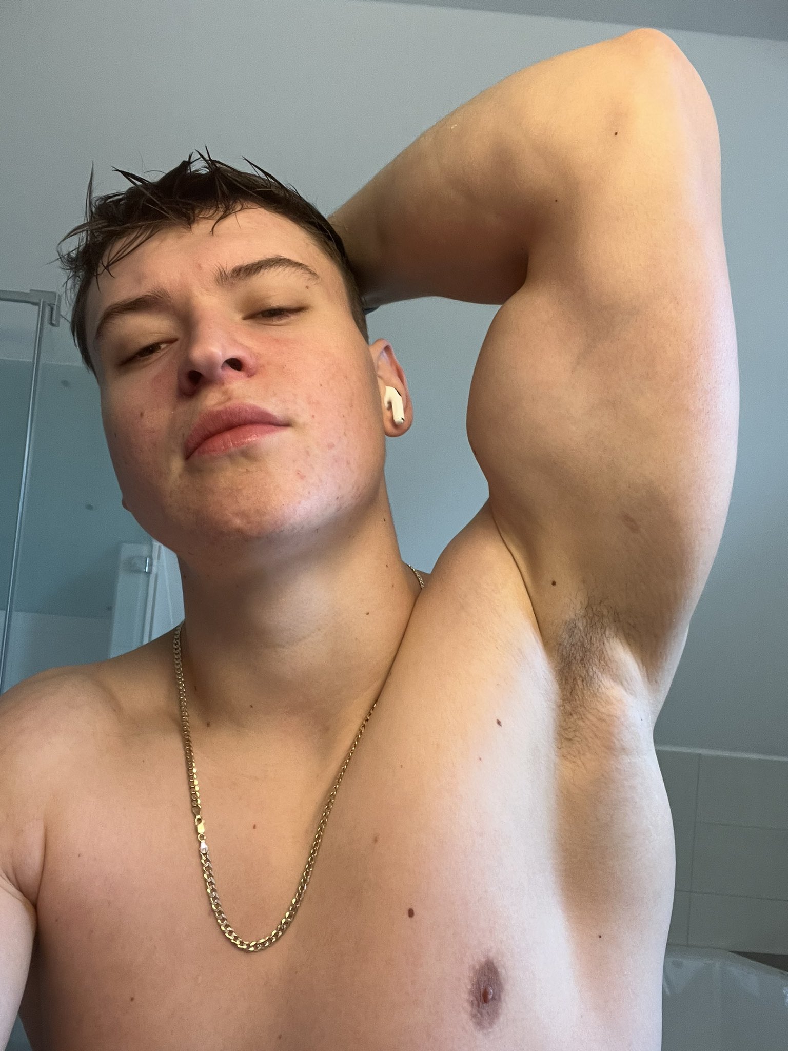 Sniff my pits boy🤑👑 😈 Subscribe to your alpha on http://onlyfans.com/bacherhot 😈 ❗️Pics and videos alone and with slaves daily❗️ 