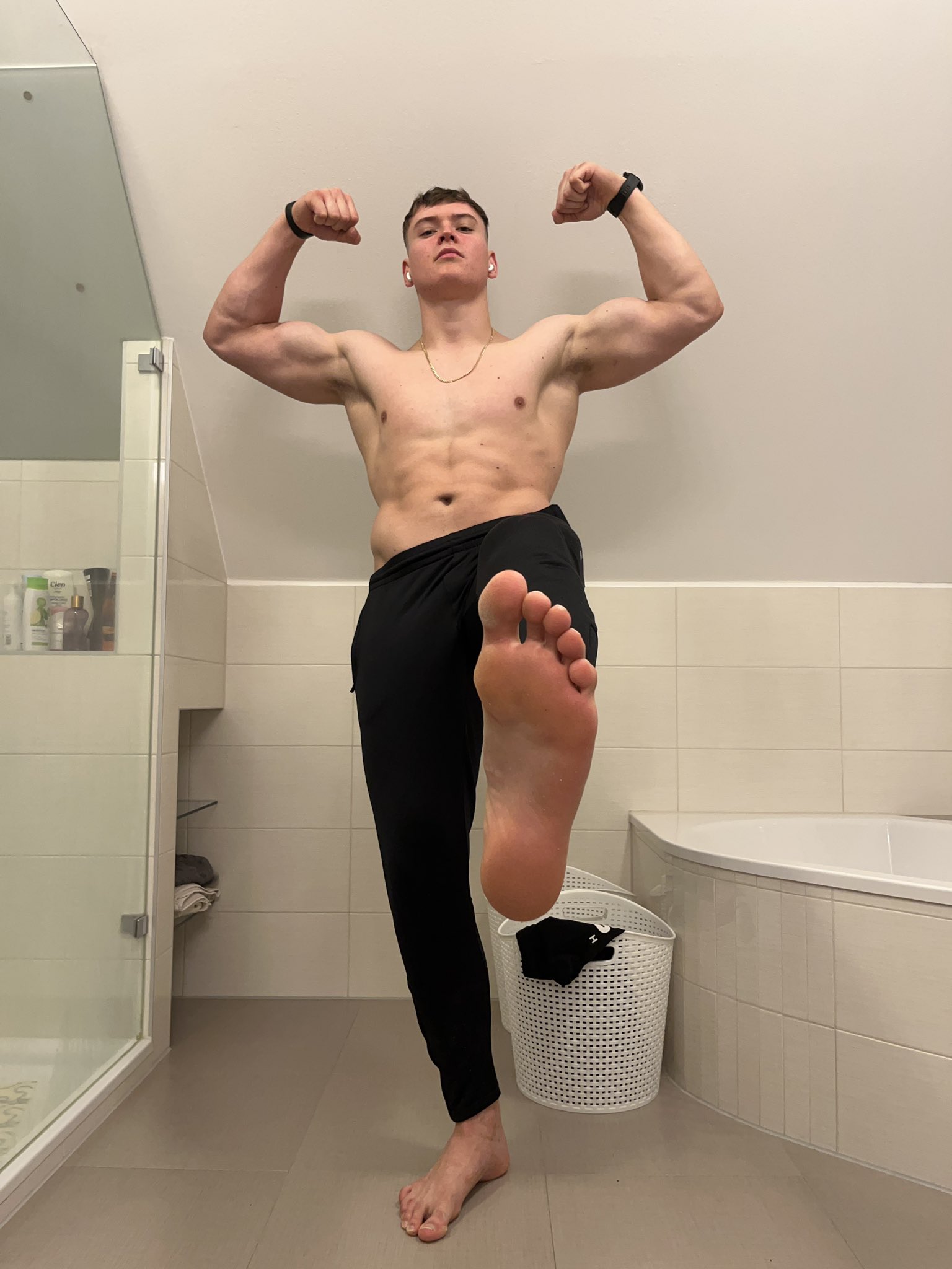 My feet, my bicep, my pits… and a lot more things on my body which make your walletpussy drip🤑👑 😈 Subscribe your alpha on http://onlyfans.com/bacherhot 😈 ❗️Pics and videos alone and with slaves daily❗️ 