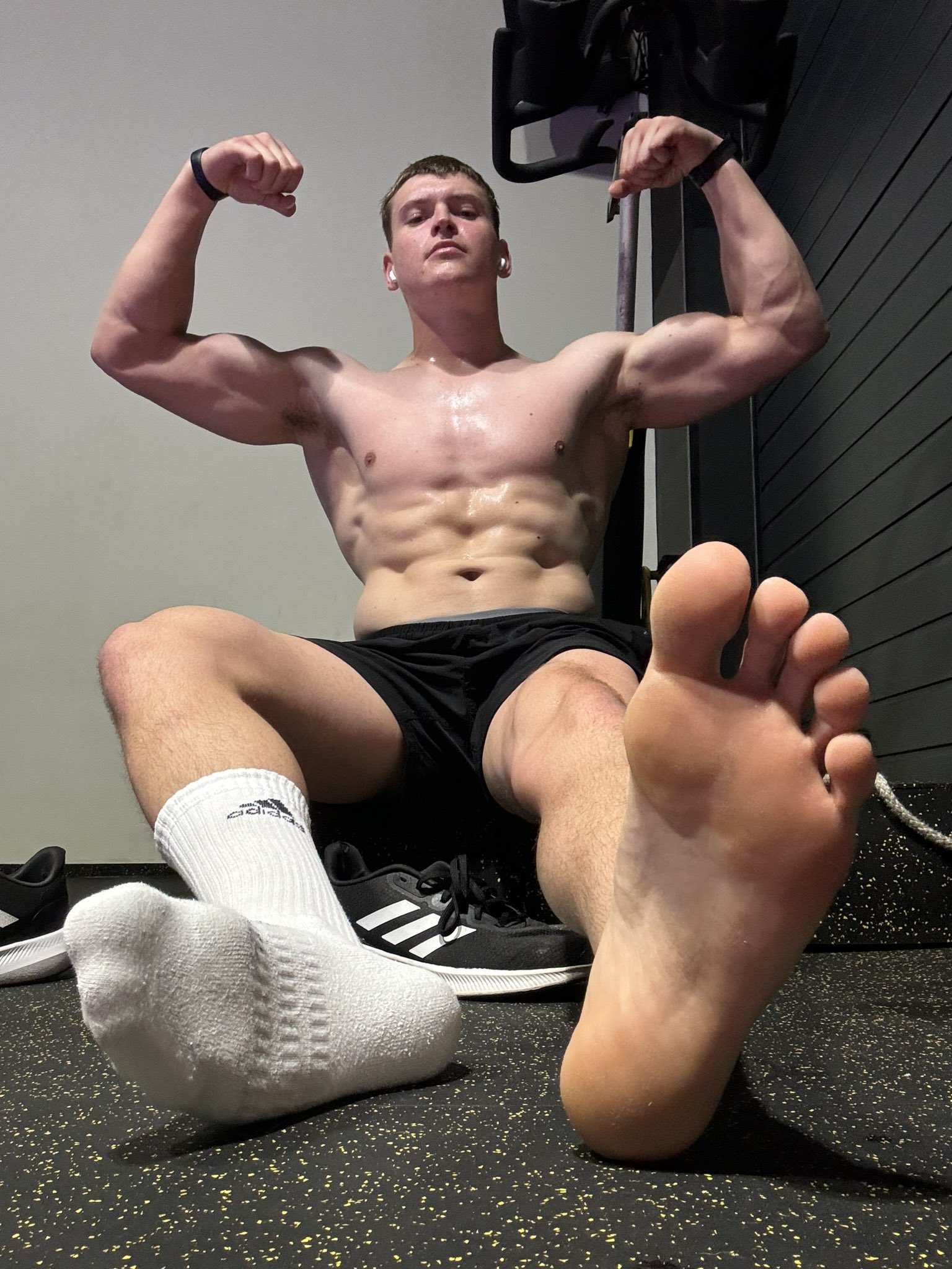 On your knees, there is a enough of my alpha sweat for all of you🤑 😈 Subscribe your alpha on http://onlyfans.com/bacherhot 😈 
