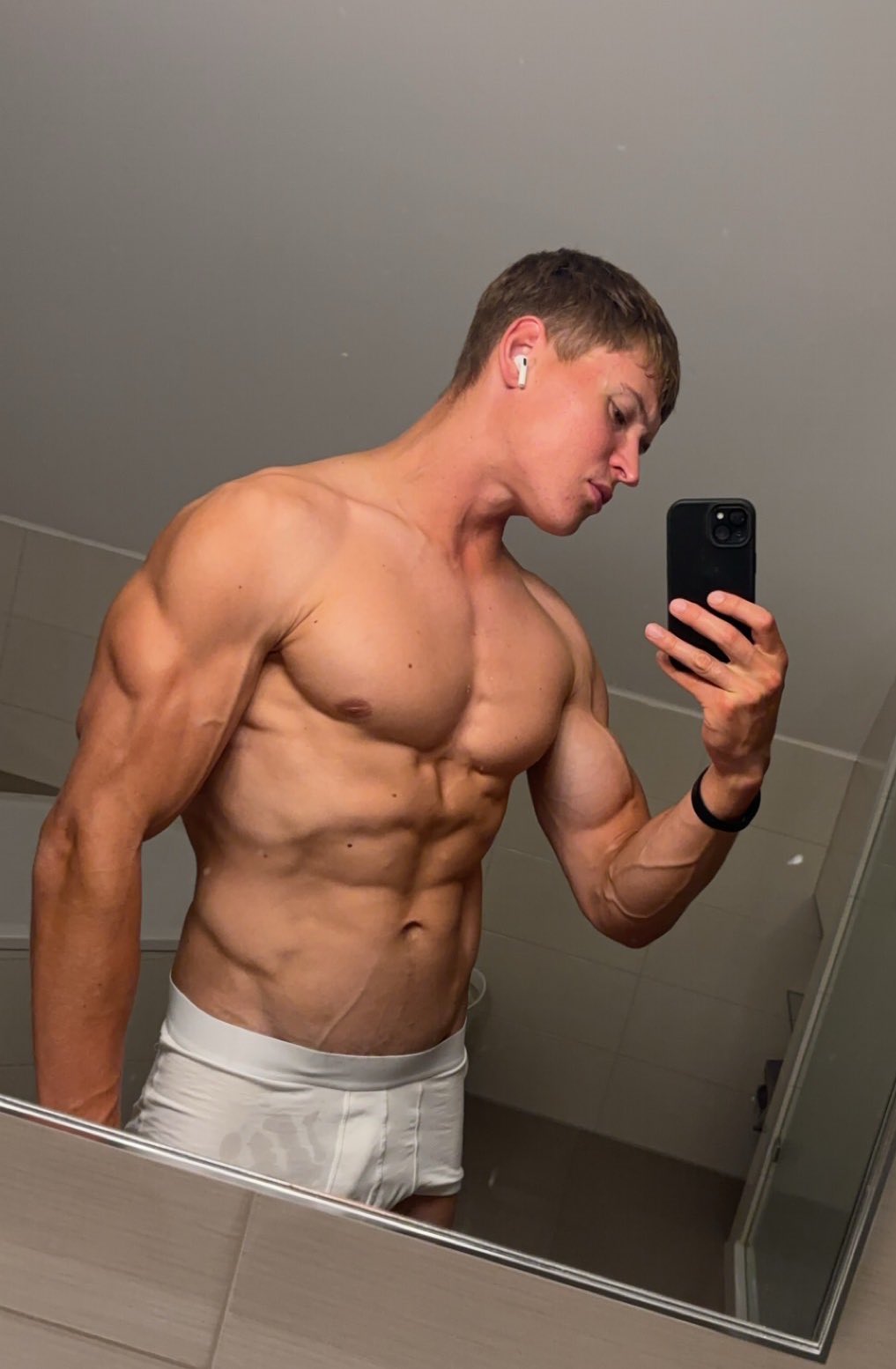 new week - new chance to become a better cashsub for me🤑 😈 Subscribe your alpha on http://onlyfans.com/bacherhot 😈 
