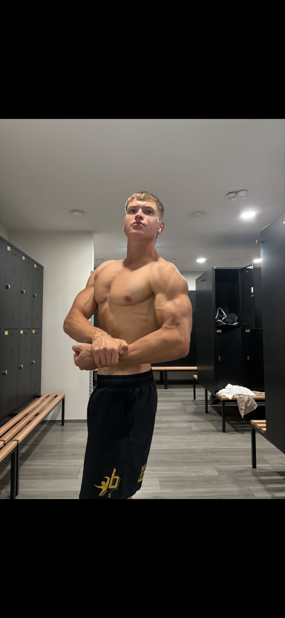pumped and sweaty🤑 😈Subscribe your alpha on http://onlyfans.com/bacherhot 😈 