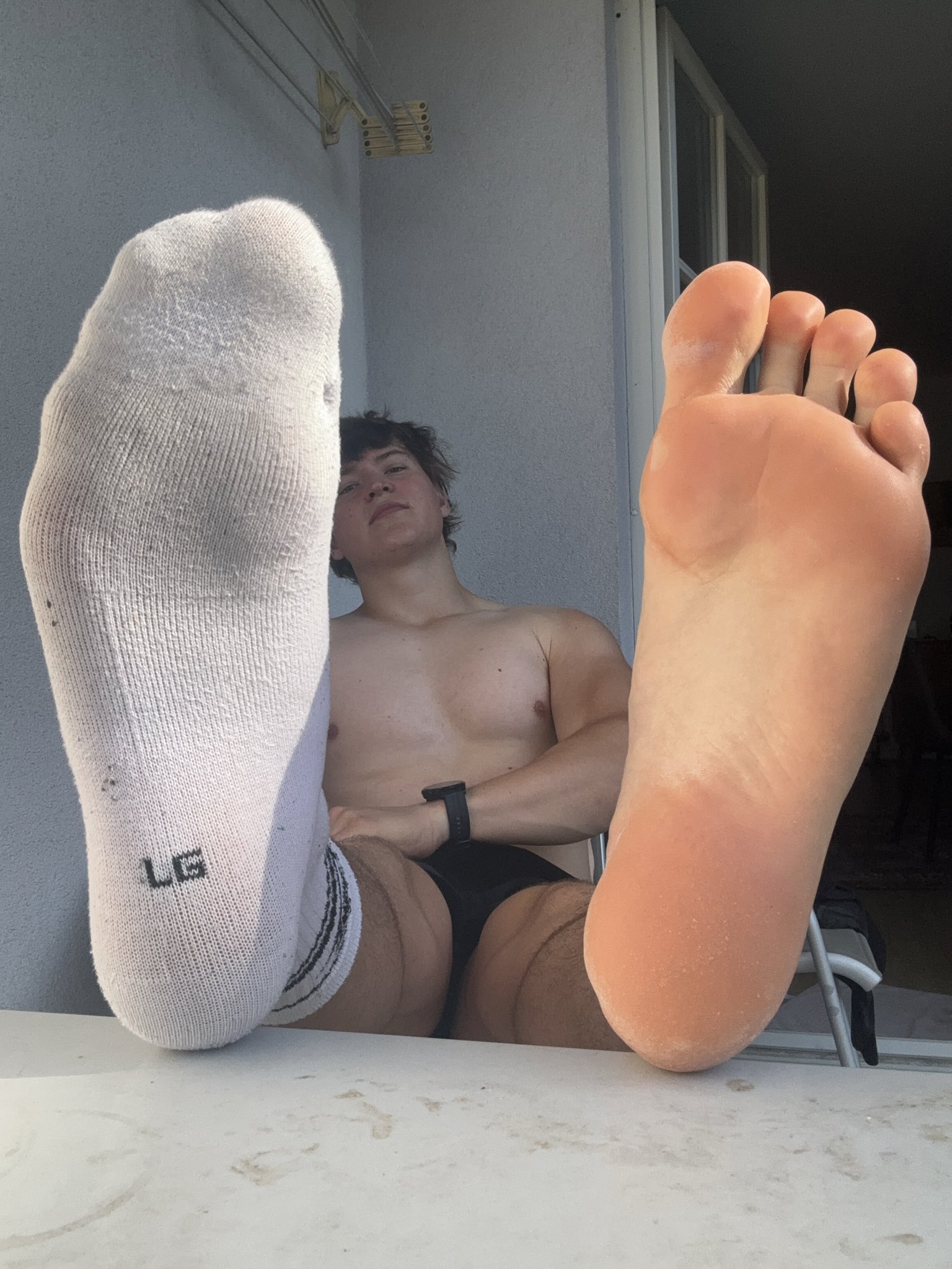 the smell of my socks and feet in summer is... brutal😈 