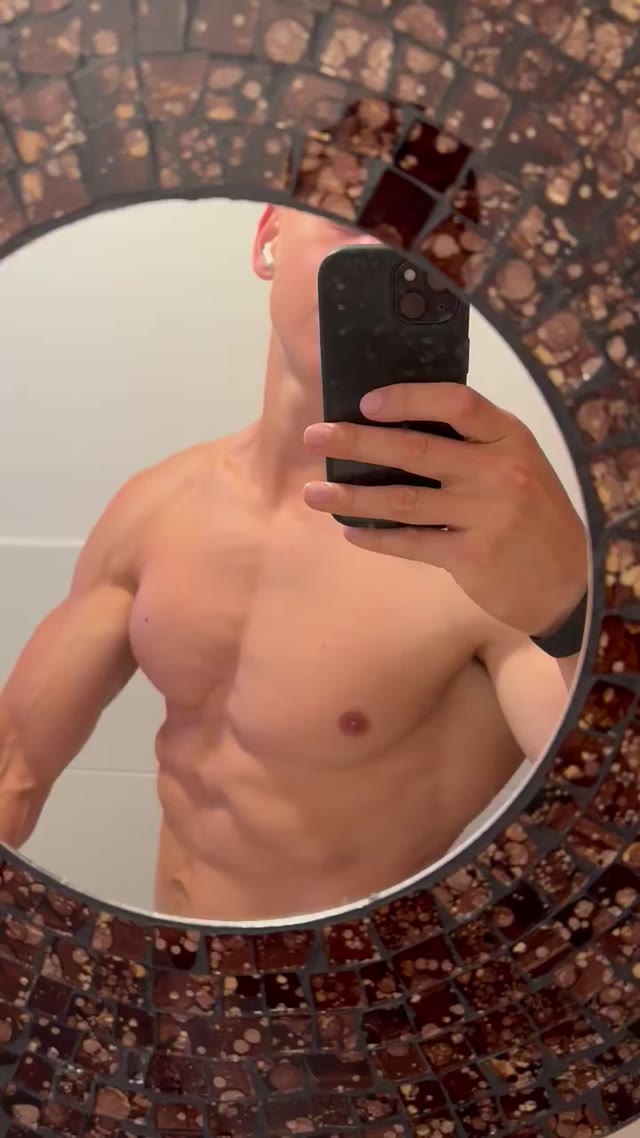 send me 1€ for every stripe you count on my chest🤑 😈 Subscribe your alpha on http://onlyfans.com/bacherhot 😈 