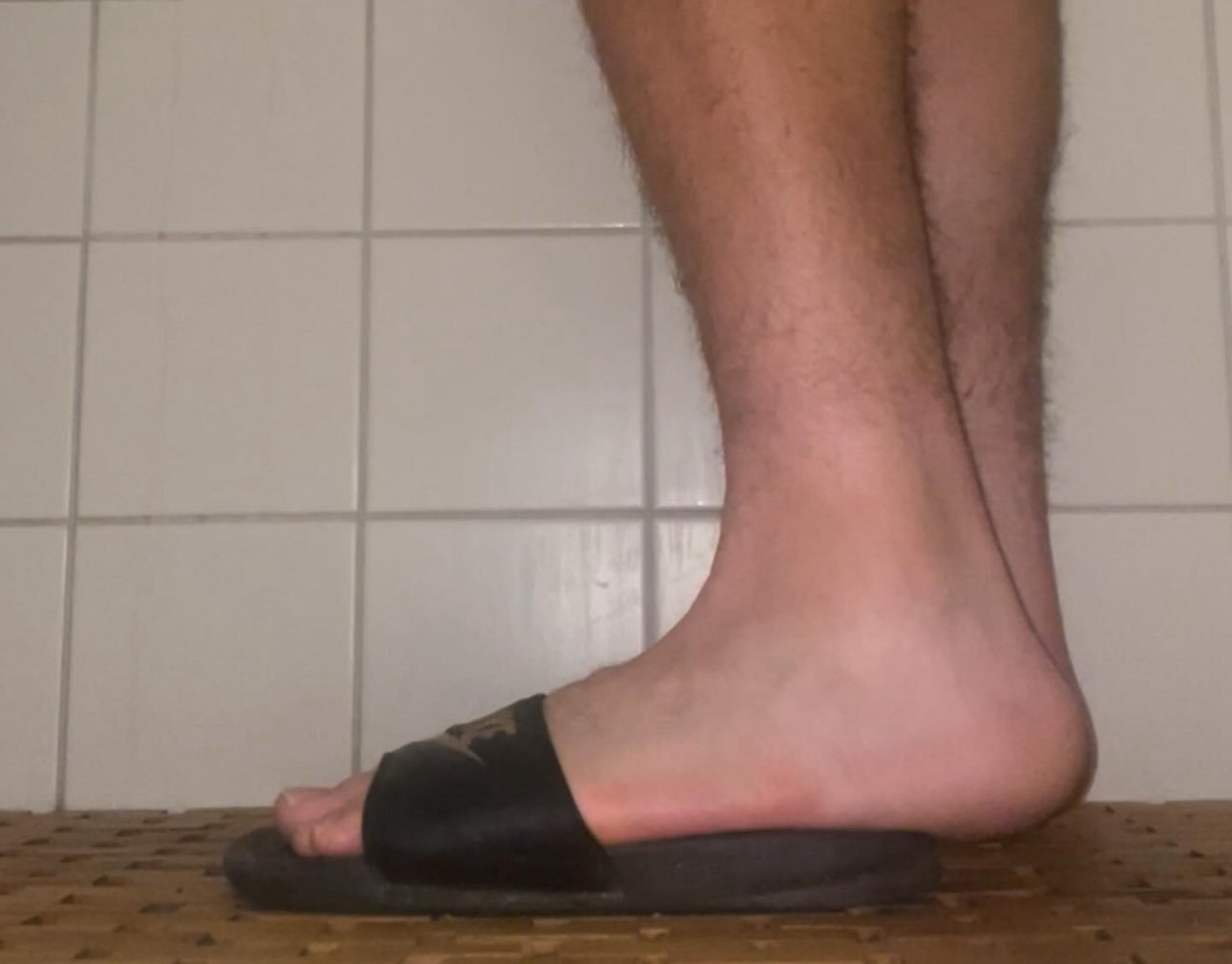 Super Old size 15 Nike slides fitting my huge feet now like if they’re kids slides being a 23. Funny how most guys find these slides “huge” lol #bigfeet #hugemalefeet #malefeet #footfetish 