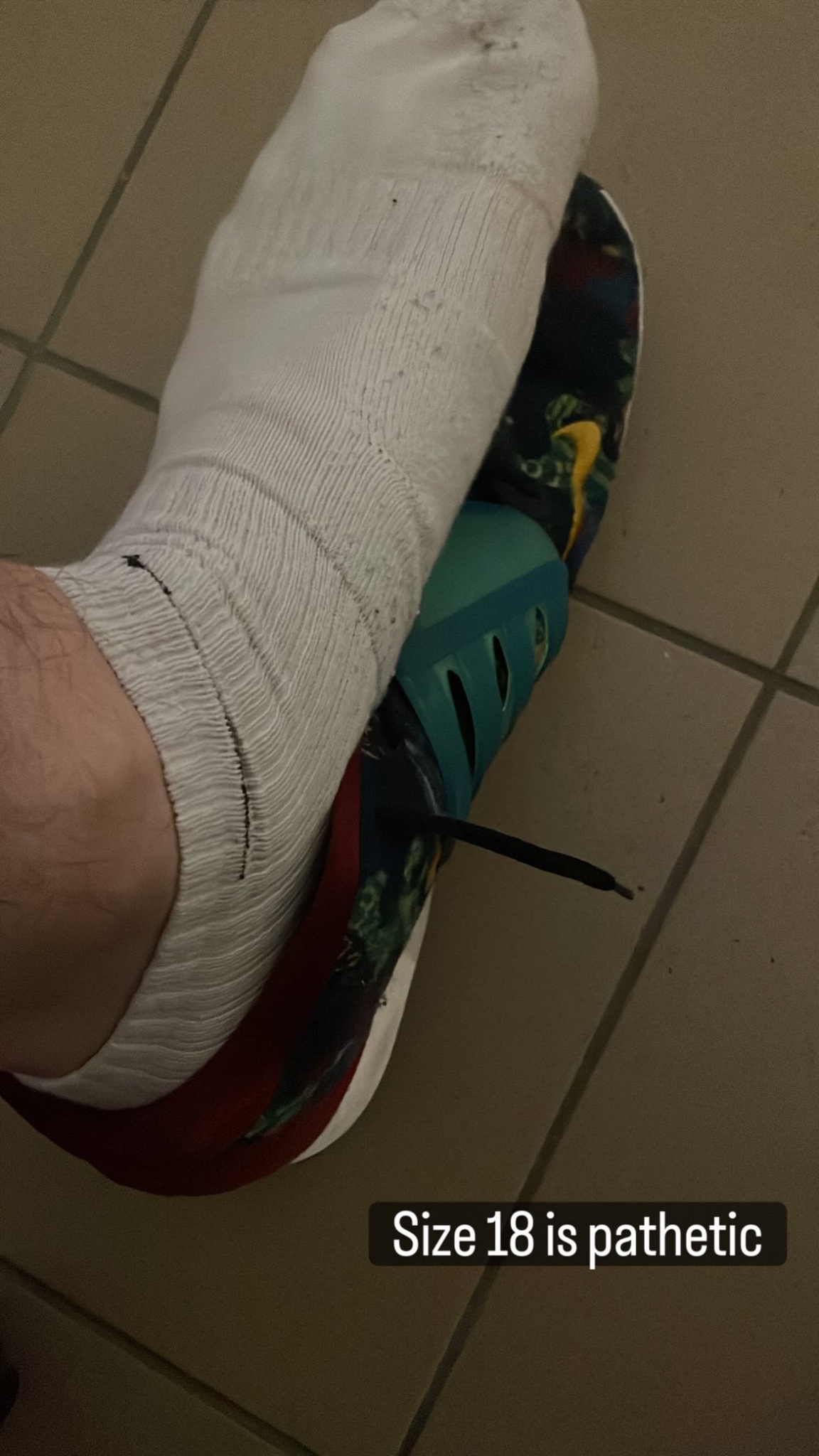 Size 18s don’t stand even the slightest chance next to my huge feet #giantfeet #hugemalefeet #sizedifference 