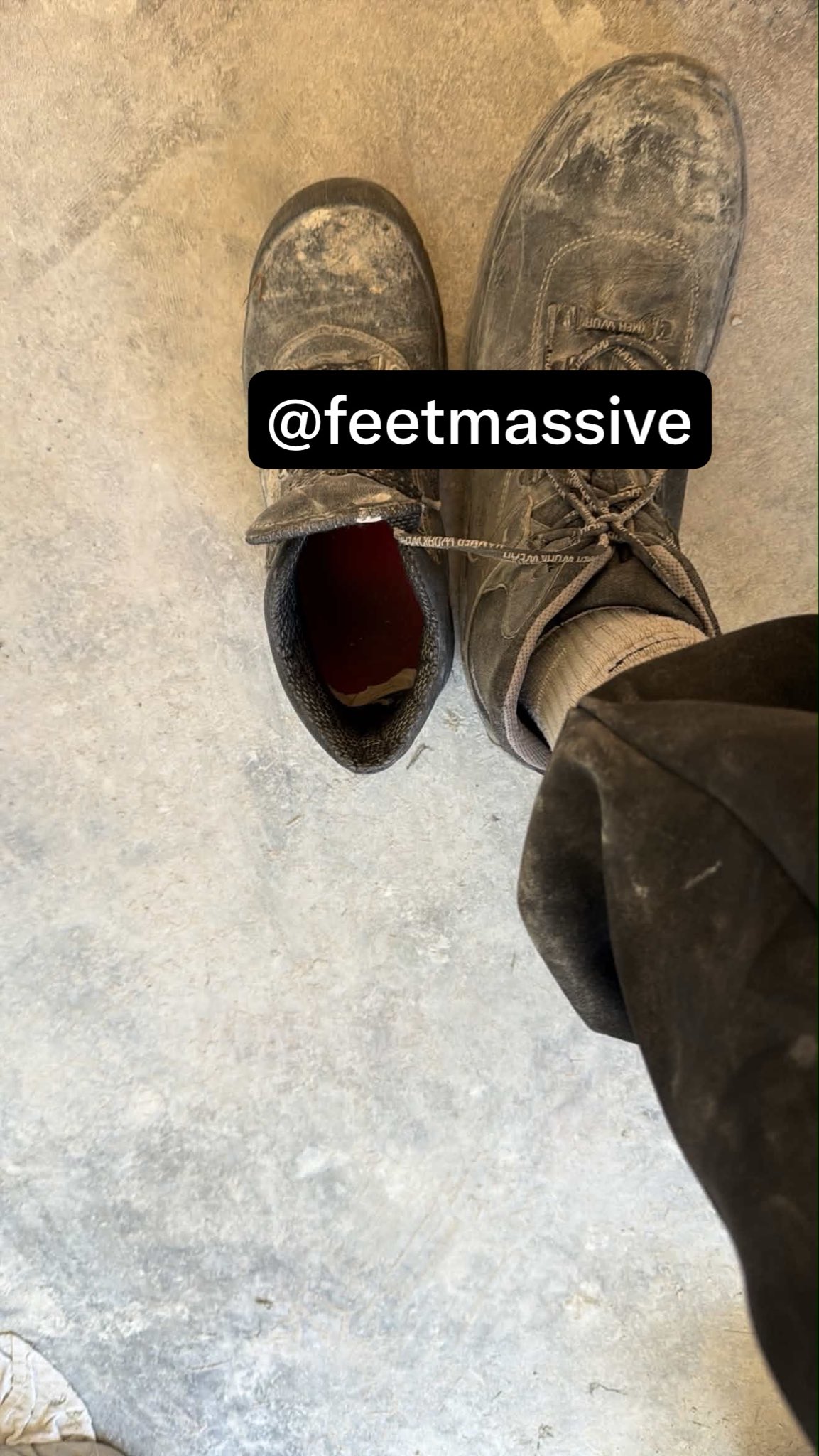 You guys liked my giant work boots making size 13 U.S. look tiny. Enjoy my massive size that owns you ;) 