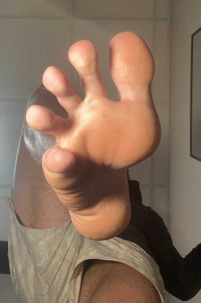 You have 10 seconds to get into my DMs and serve me, or else this giant size 14 foot will crush you out of your misery #findom #cashmaster #malefeet #alpha 