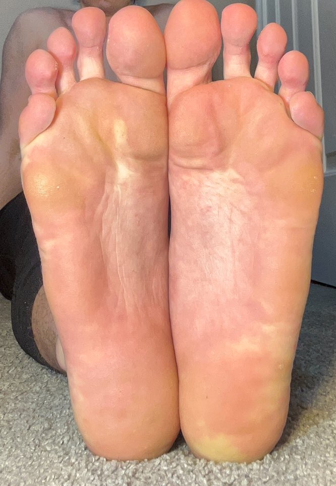 Fridays are my favourite day, and should be yours too. You finally get paid, so you can send it all to me!! Get in my DMs and send in your Friday fag taxes. #findom #cashmaster #alpha #giantfeet 