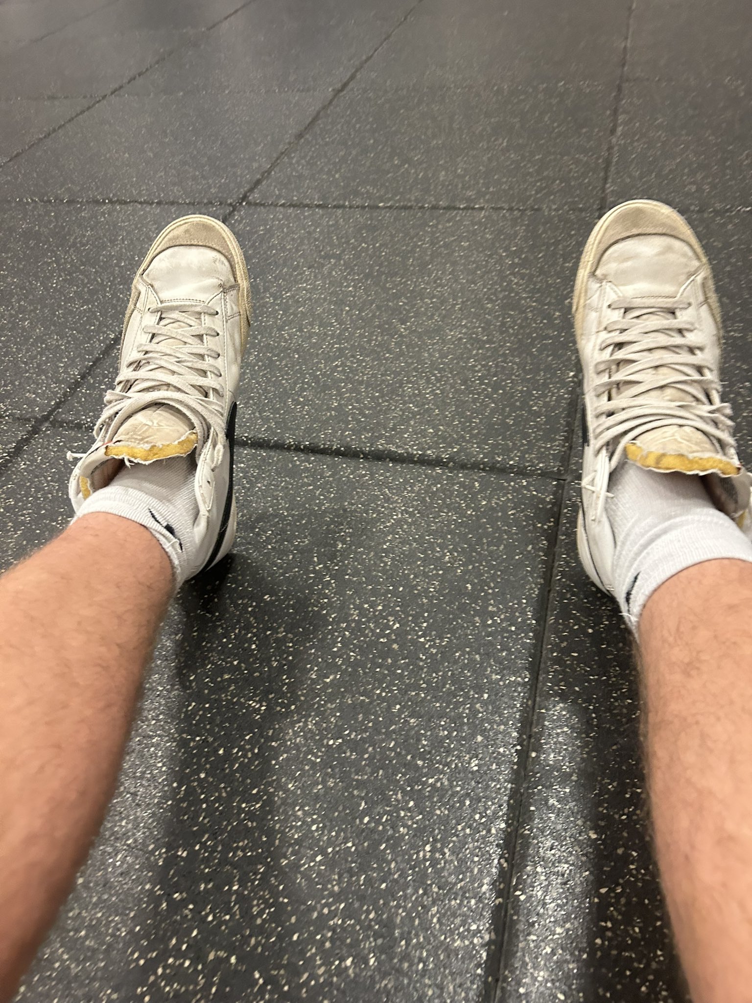 19-year-old Jock. Fresh out of the gym. Leg day means my socks are soaked, my feet reek, and you pathetic losers wish you could lick them clean 