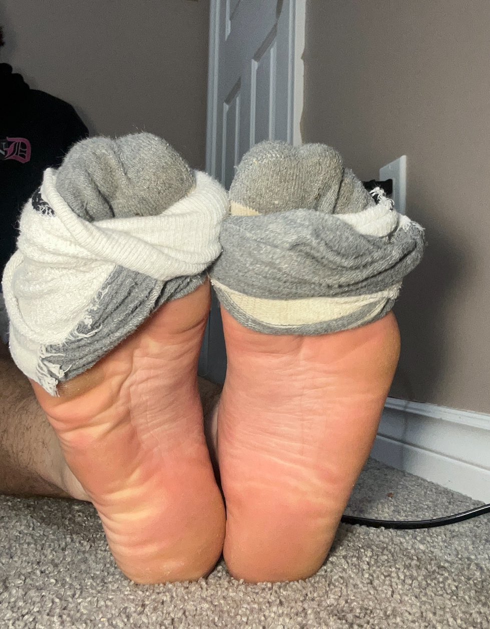 Imagine getting edged by socks… 