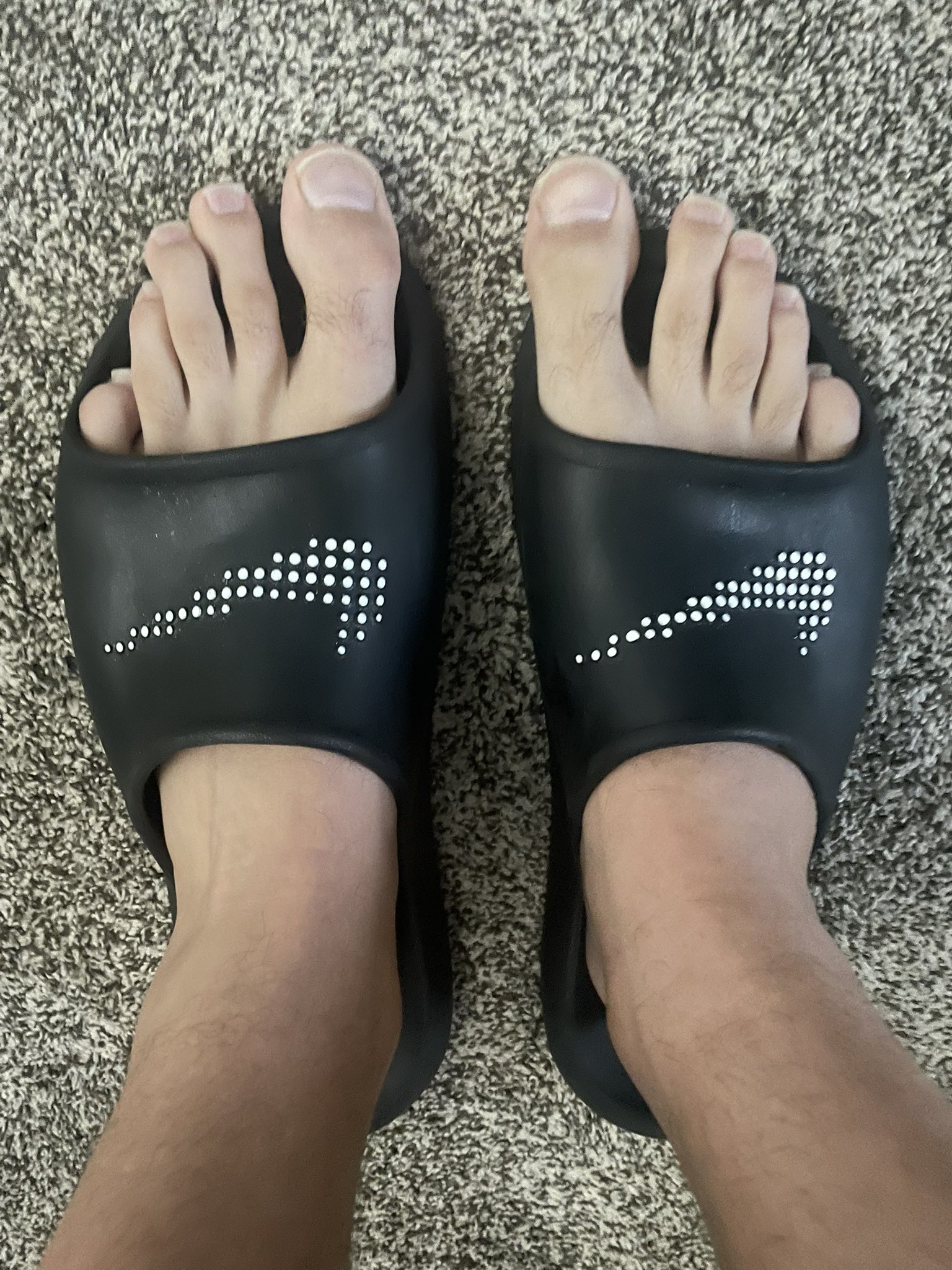 good afternoon beautiful feet loving friends.   how about another picture in these slides?