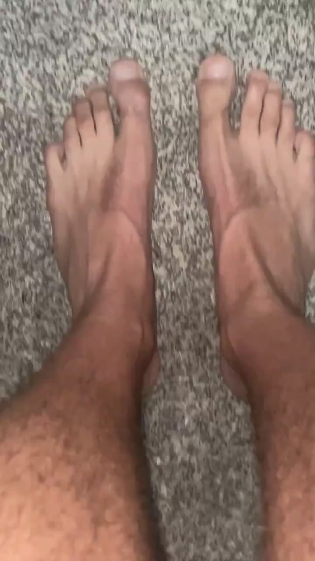 an example of a custom video w/ verbal that I’ve created with my size 18 dawgs 🦶 enjoy 🤭