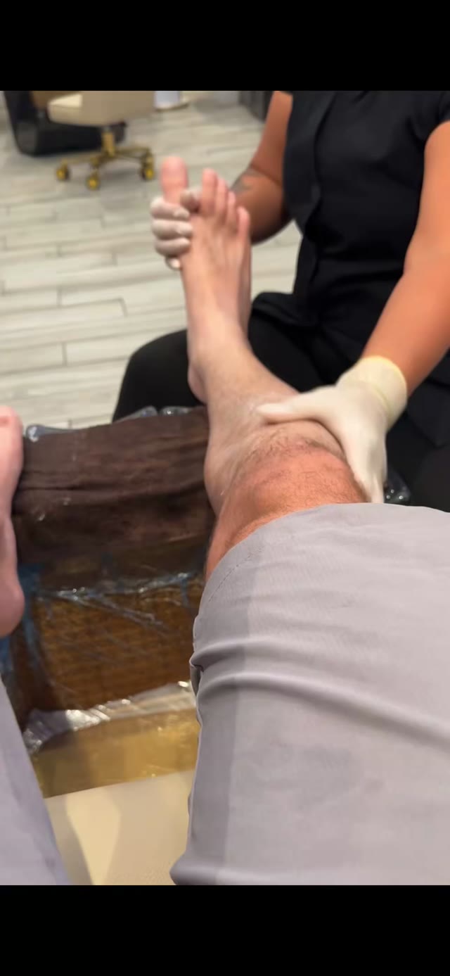sneak peak of today’s pedicure! she asked me “what size shoe are you, 14??” I said no ma’am I’m a size 18. she said “I’ve worked for 20 years and those are the biggest feet I’ve ever seen!” 😅🤭