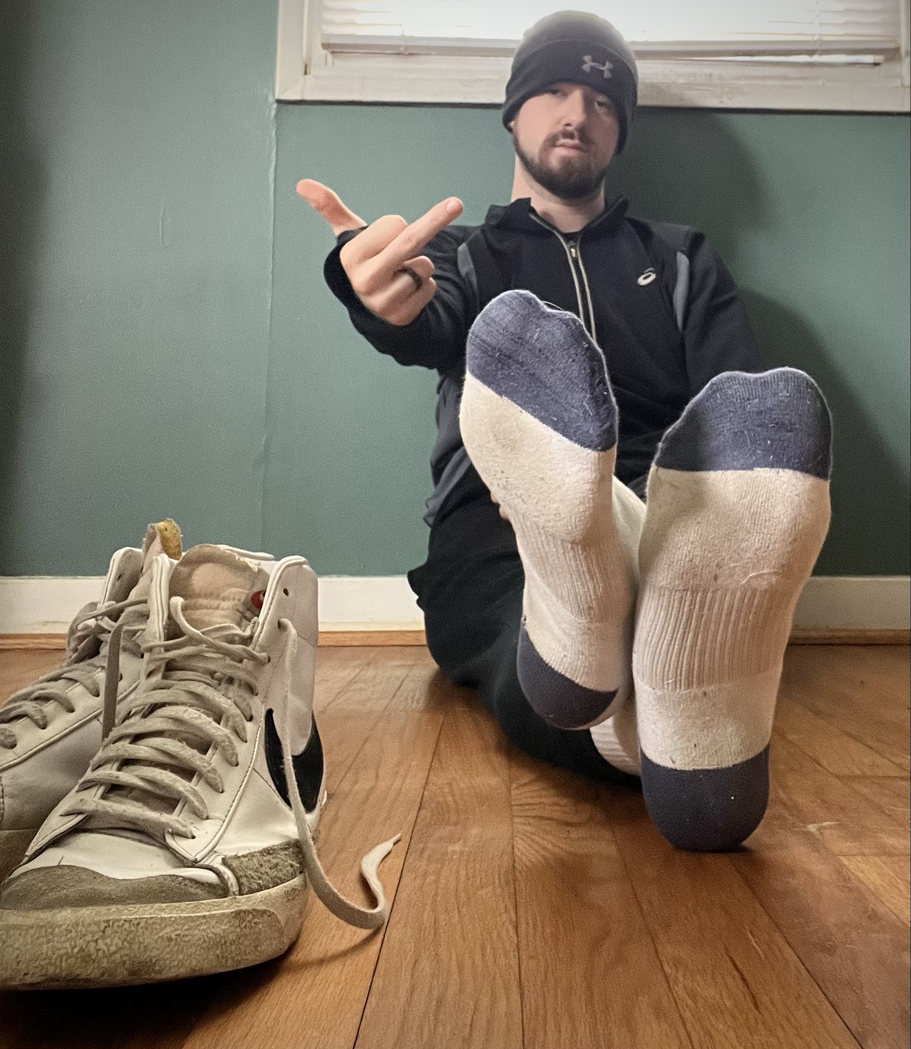 don’t mistake access for intimacy. you’re not special, you’re paying.  💪🏻@RT4MastersBR2 @findominfluence @RT4MastersWorld @feet_zone @alpha_amplifier @AlphaMaleWorld1  #findom #paypig #walletworship #moneyslave #cashcow #sockfetish #feetpics #alphamale #
