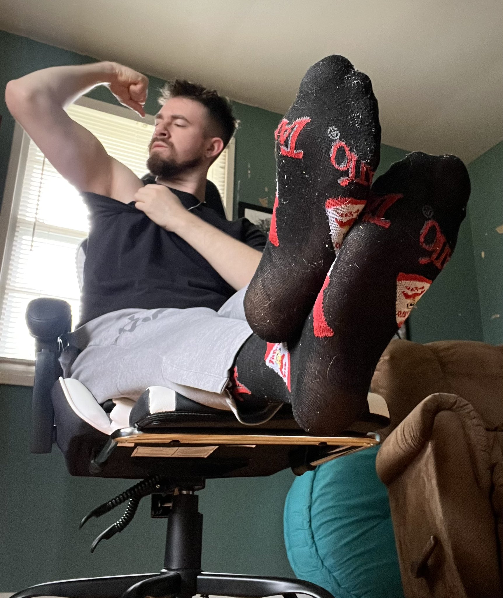 i flex for me, you pay for the privilege of watching. tribute or stay a silent nobody.  #alphapeyton #malefeet #sockworship #soles #findom #paypig #losertraining #walletworship #cashcow