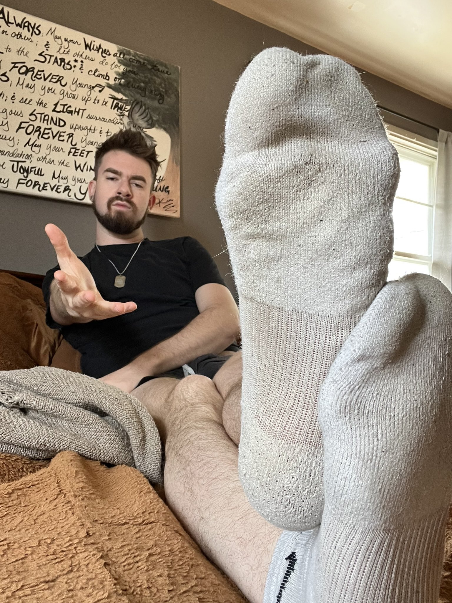 Look at you. Fully grown man losing it over my socks.  You’re not a fan, you’re a loser paypig.  You want my attention, you pay. You want to speak, you pay. Otherwise stay quiet and   stare.#alphapeyton #findom #malefeet #malesocks #sockworship #paypig #