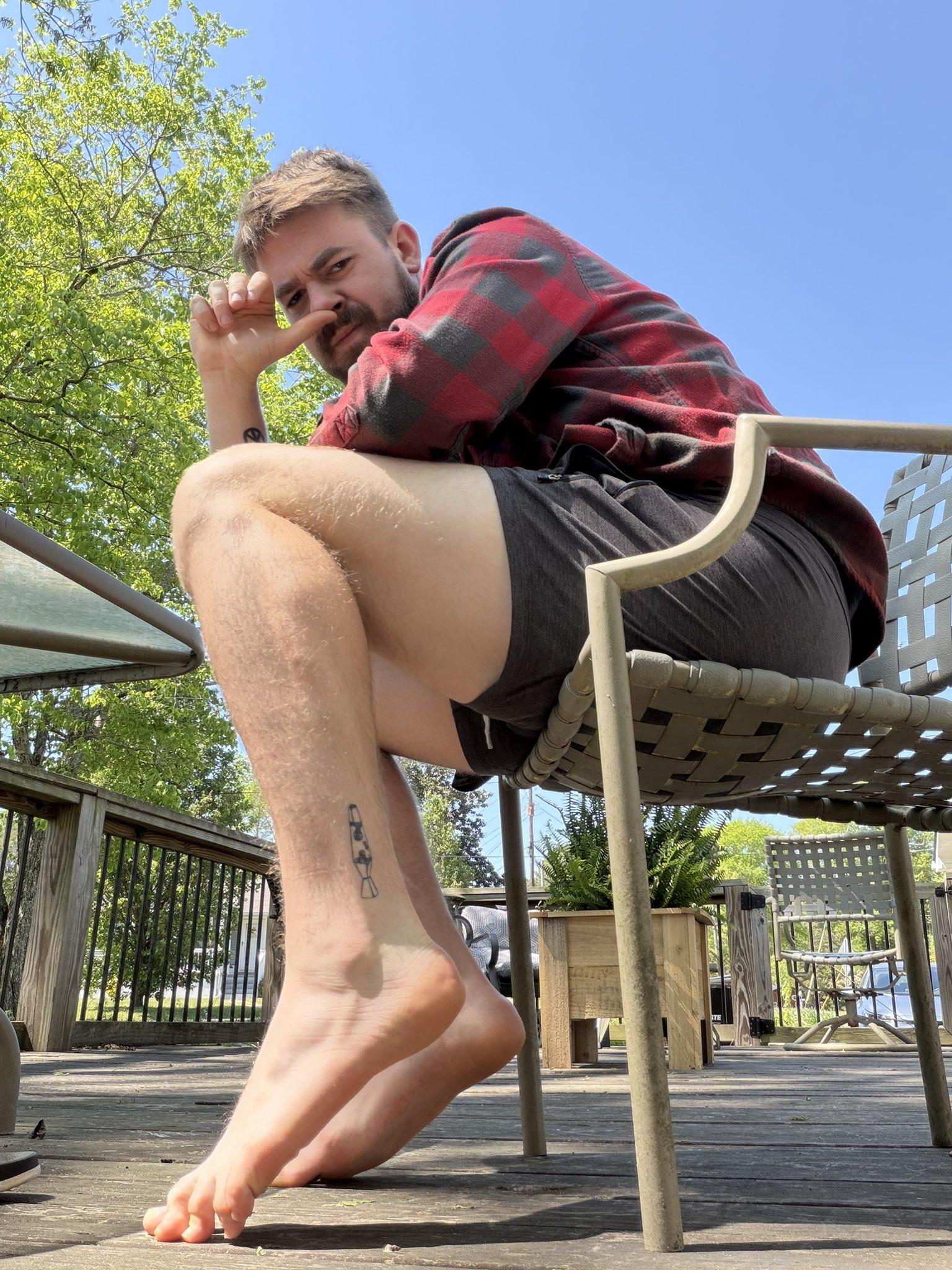 you’re sitting at my feet for free like that’s not humiliating enough. open your wallet or get off my porch, f@*. #alphapeyton #findom #paypig #walletdrain #feetpics #footworship #cashcow #submissive #financialdomination #obeyme