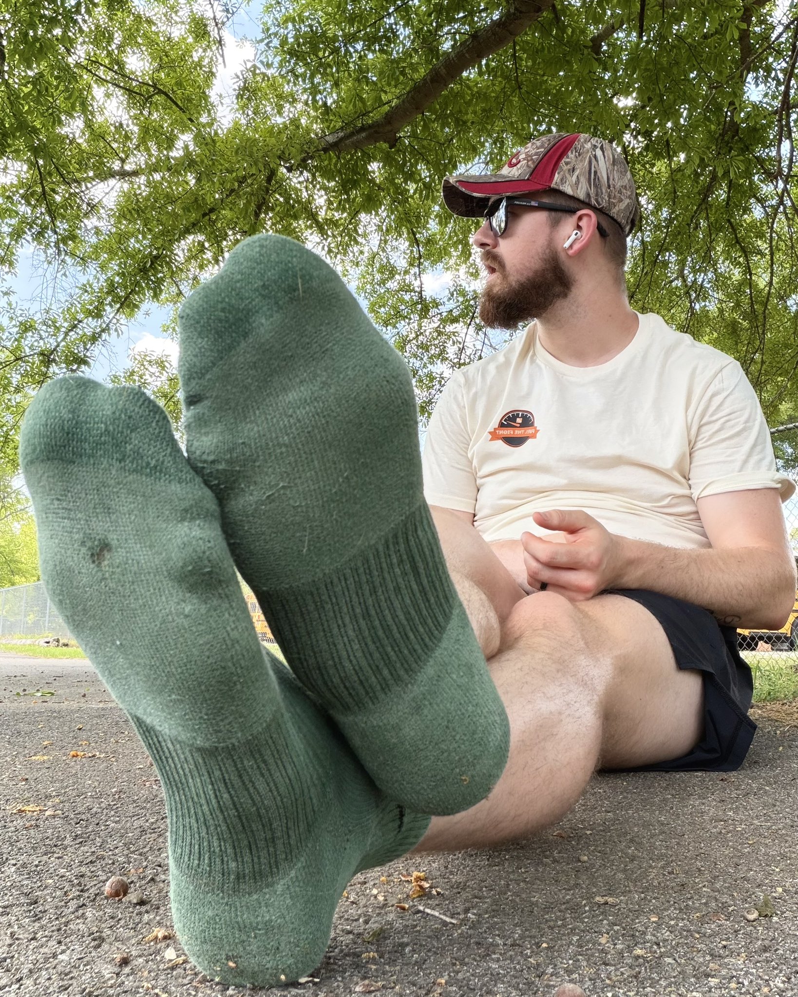 i went for a walk, you went into overdraft. that’s our little routine. 🤚🏻  #alphapeyton #southernalpha #feet #sockfeet #sockfetish #cashcow #paypig #findom #fintwit #moneyslave #atmyfeet