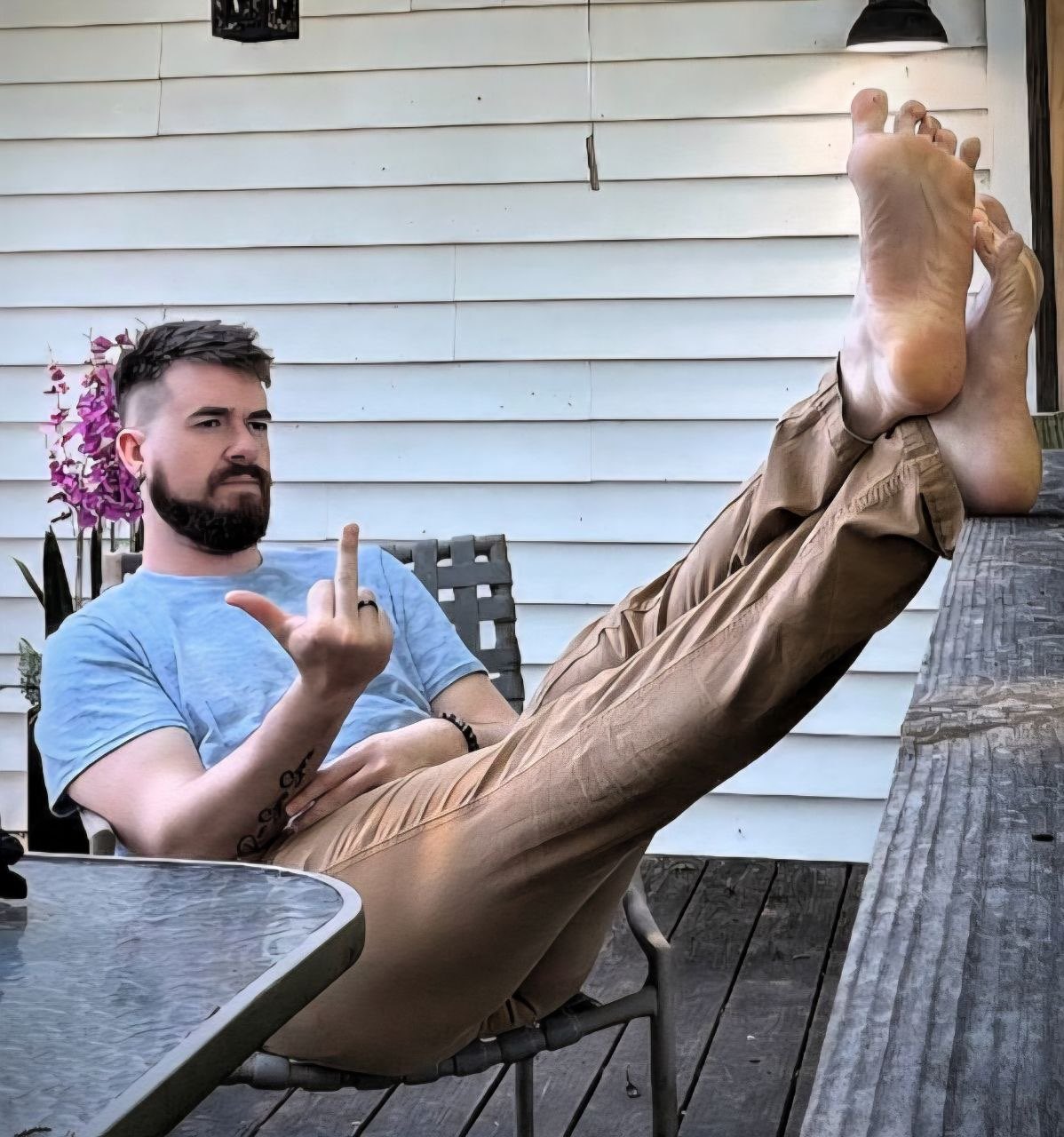 What are you more jealous of? The chair, or the railing? 💪🤣  #Findom #Cashmaster #SockWorship #SweatyFeet #PayPig #AlphaFeet #musclegod #alphagod