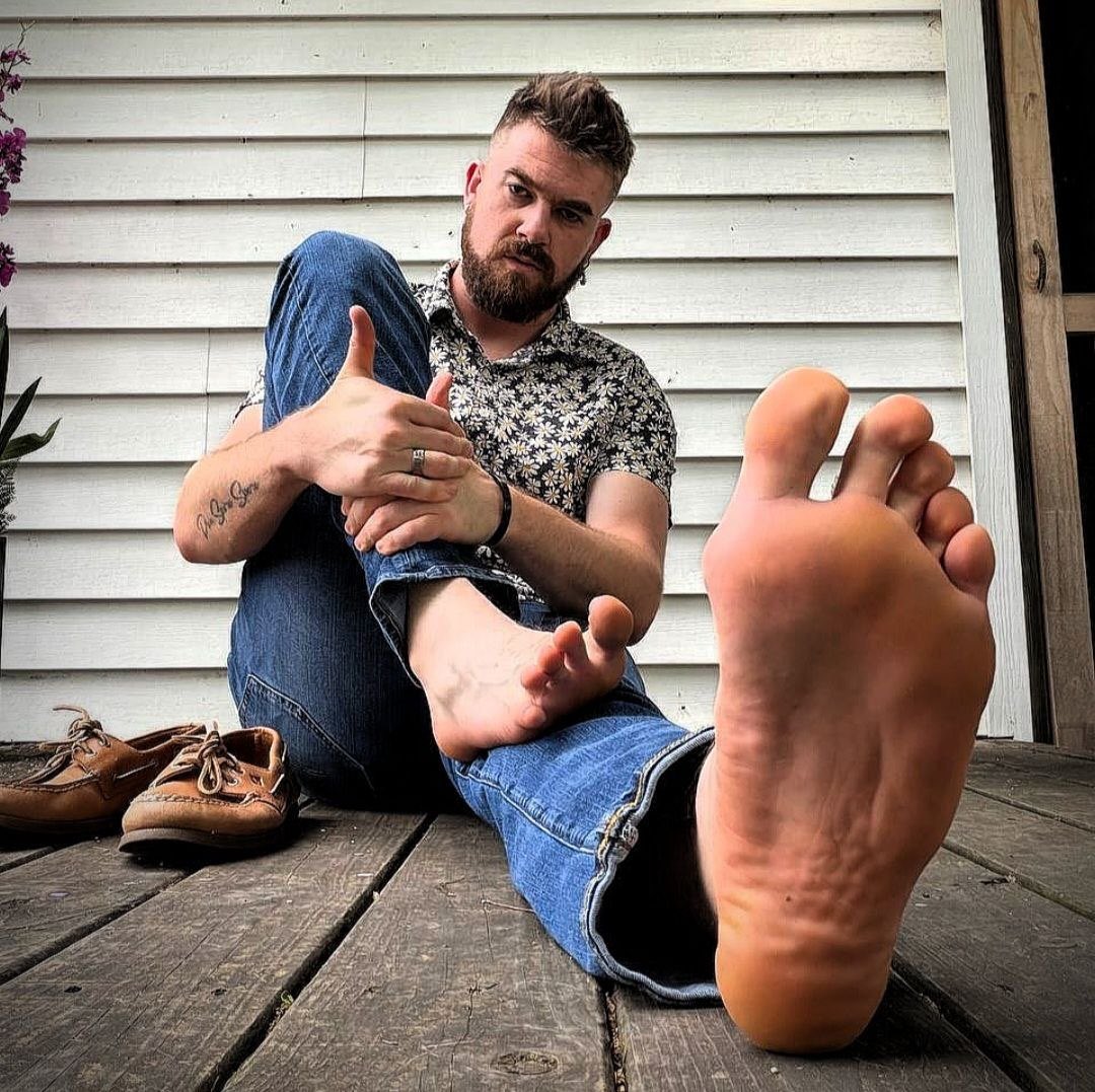 My tired feet are sore from walking all day. Why don't you give them a massage with your tongue, idiot! 🤣🖕👅  #Findom #Cashmaster #SockWorship #SweatyFeet #PayPig #AlphaFeet #musclegod #alphagod