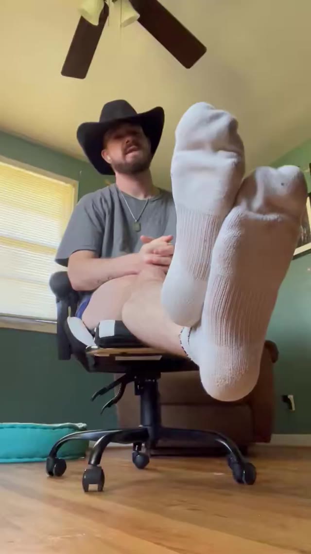 morning routine: my feet. your place in line is at the bottom, paying silently. #cowboypayton  #sockfetish  #feetpics   #findom  #alphamale  #gtgamer #paymetolook