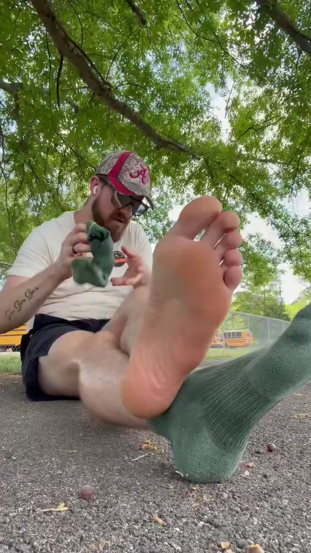 Wondering what it would be like to sniff in between my sweaty toes? Slipping your cash away with every inhale.  #findom #feetdom #southernalpha #paypig #toesniffer #sweatyfeet