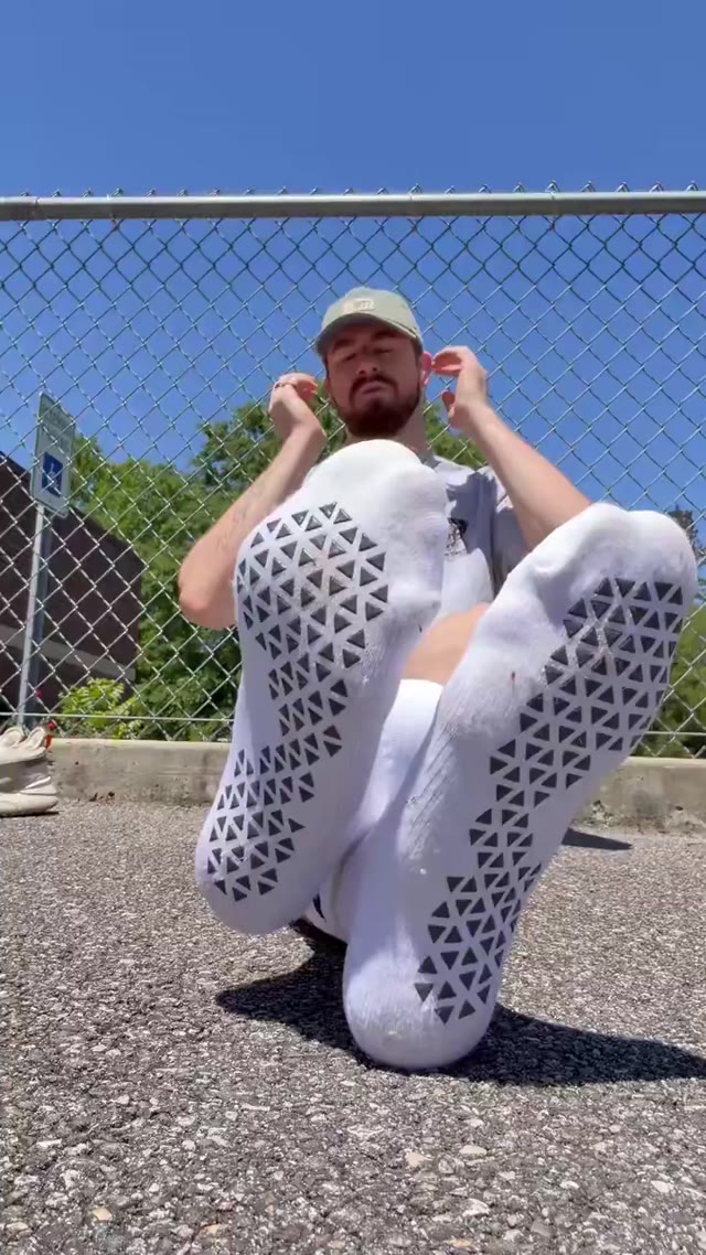 Empty your account. Make a fool of yourself and send your entire check so I can laugh at you! 🤣🤣#findom #paypig #cashslave #maledom #alphamale #walletdrain #payme #financialdomination #submissive