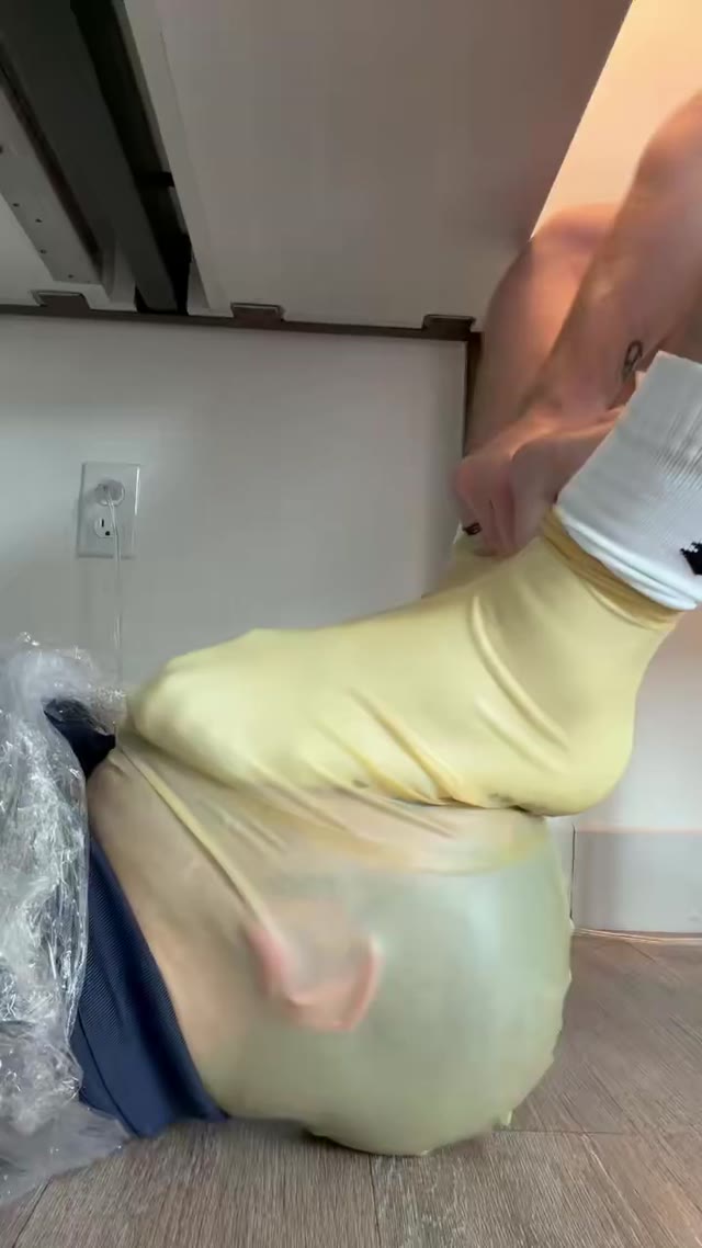 Last clip from my real time. 💪🏻 Dm for full videos and real time info. Take your chance at becoming the next circus freak. #findom