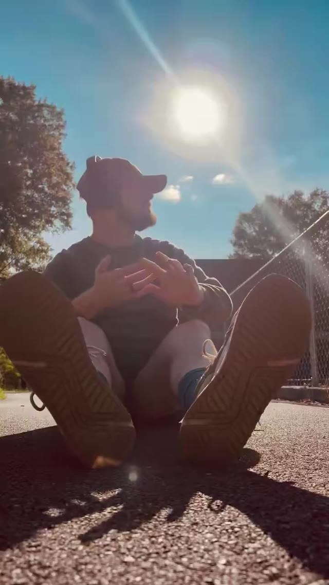 Sun‑kissed soles—pay to worship, mouth shut, wallet open. #alphasoles #sockloser #paypig