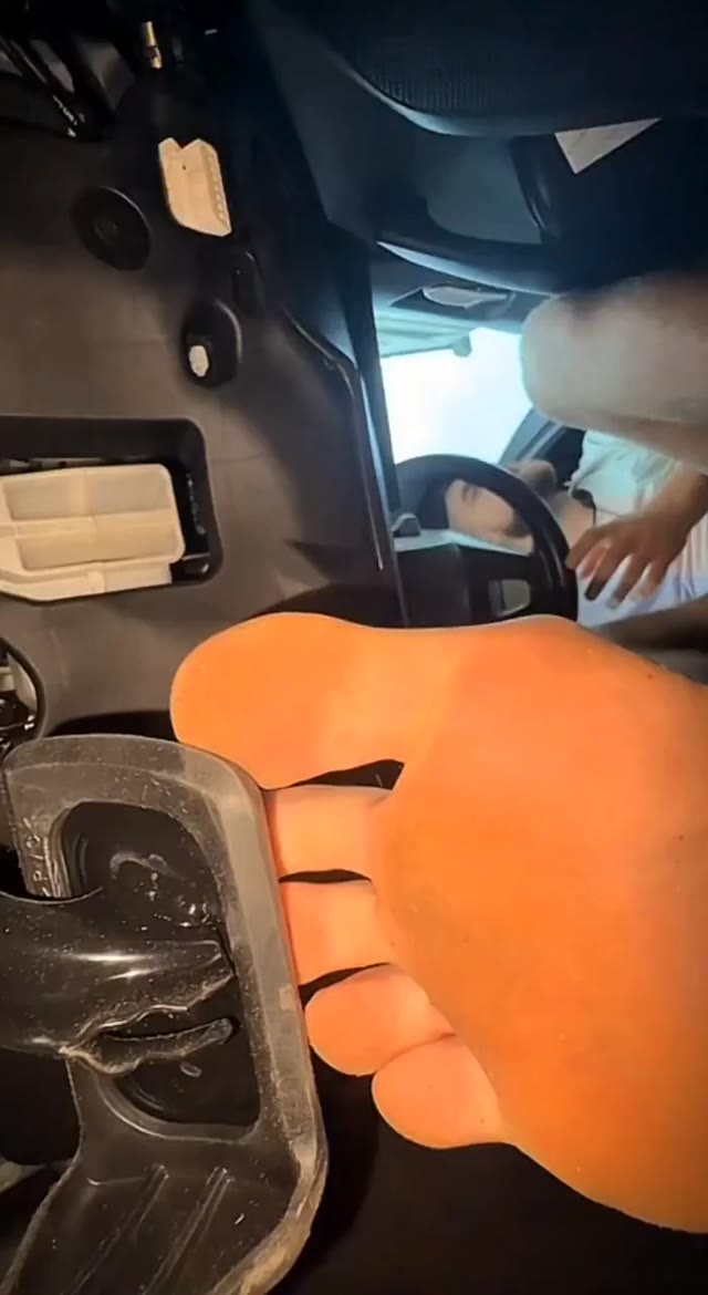 Serve me properly and maybe I'll treat your face like these pedals! 😈  #Findom #Cashmaster #SockWorship #SweatyFeet #PayPig #AlphaFeet #musclegod #alphagod