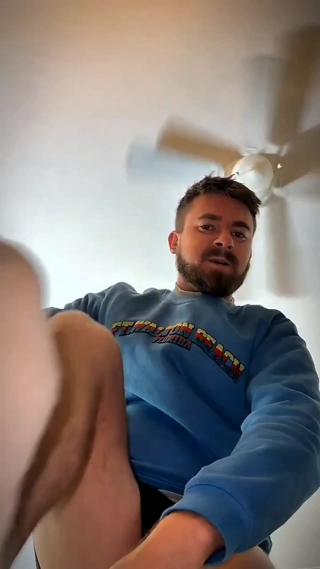 This is a fate for all of you tiny fags🤣  Get the full 4 minute vide in the DM's you worthless bugs!   #Findom #Cashmaster #SockWorship #SweatyFeet #PayPig #AlphaFeet #musclegod #alphagod
