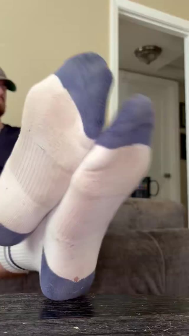 Do you like dirty socks trash can? Good!start paying me for the honor and crawl back here begging when I say you can keep smelling them. #alphapeyton #paypig #walletdrain #alphasoles #sockworship