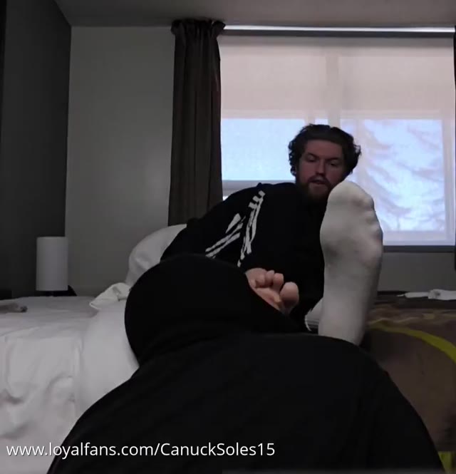 I just sold a video on #realloyalfans. Take a look here: https://tinylf.com/ZZ5KvqMKoek?t=1740264101 
